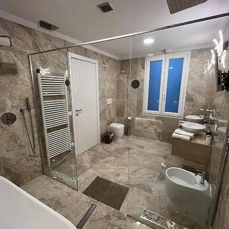 Apartment Luxury 1 Al Duomo Di Parma