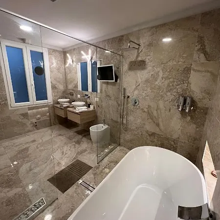 Luxury 1 Al Duomo Di * Parma