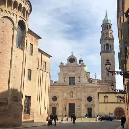 Luxury 1 Al Duomo Di Parma